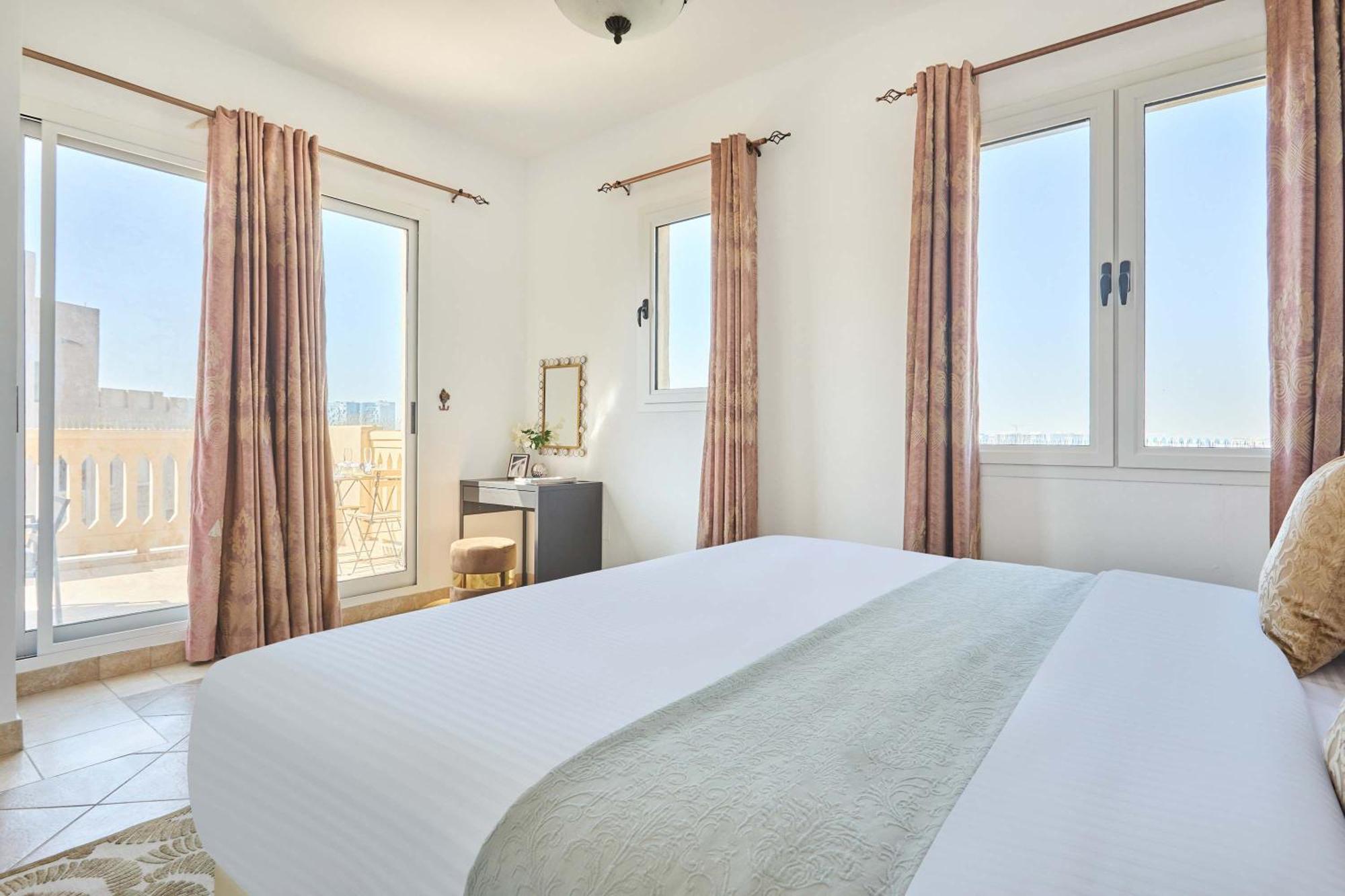 Frank Porter - Al Badia Hillside 2 Apartment Dubai